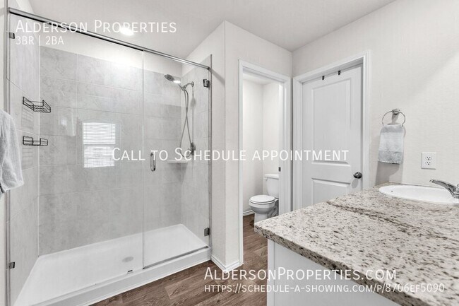 Building Photo - 4410 Lake Ritter St