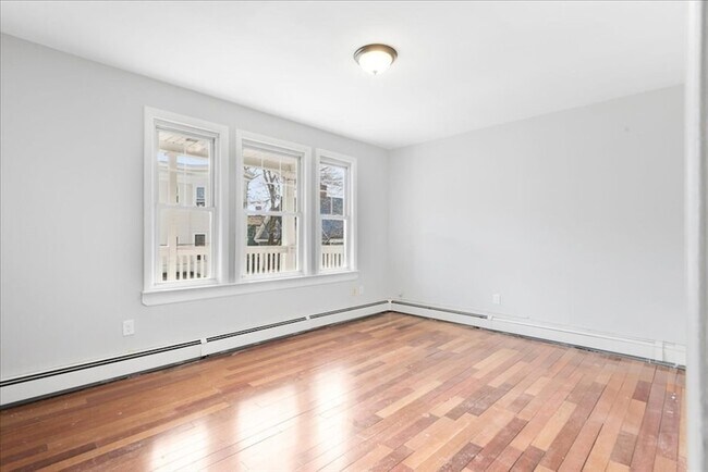Building Photo - 75 Bellevue St