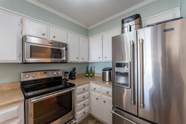 Building Photo - 3901 S Ocean Blvd