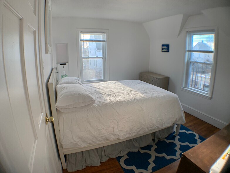 Building Photo - 28 Windom St