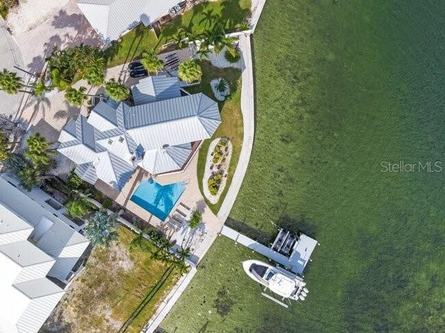 Building Photo - 527 56th St