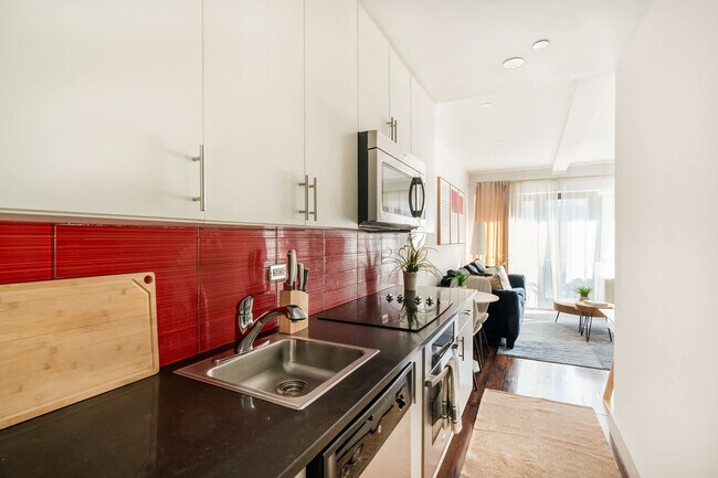 Building Photo - 811 9th Ave