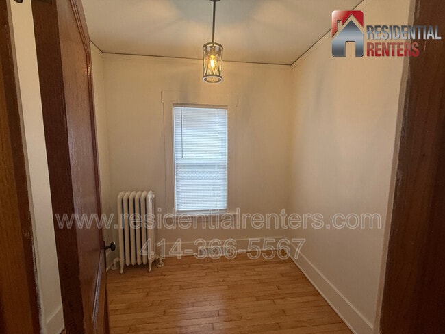 Building Photo - 2033 S 82nd St