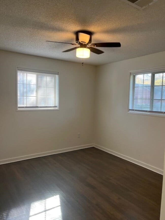 Building Photo - 465 Malboro Rd