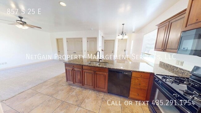 Building Photo - 857 S 25 E