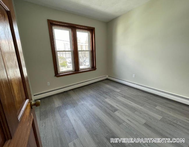 Building Photo - 655 Beach St