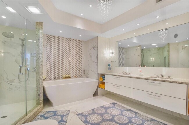 Building Photo - 3100 N Ocean Blvd