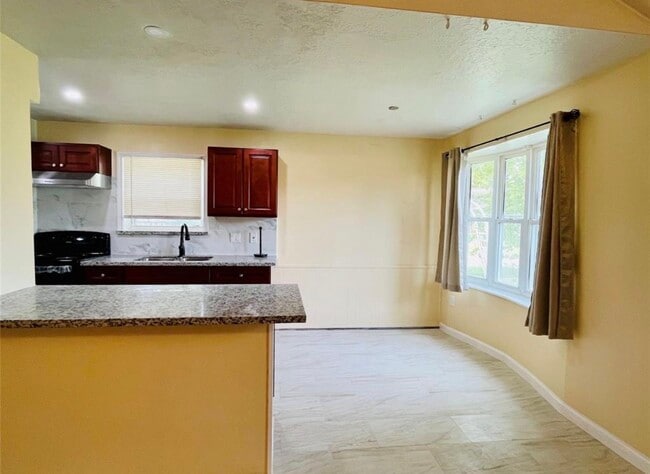 Building Photo - 7303 Shiner Ln