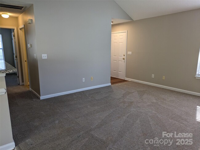 Building Photo - 329 Cedarcroft Dr