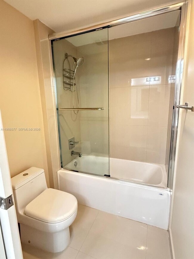 Building Photo - 600 NE 27th St