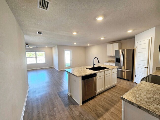 Building Photo - Spacious Modern Home w/Great Community Amenities! *1/2 OFF Security Deposit for A-D Military!*