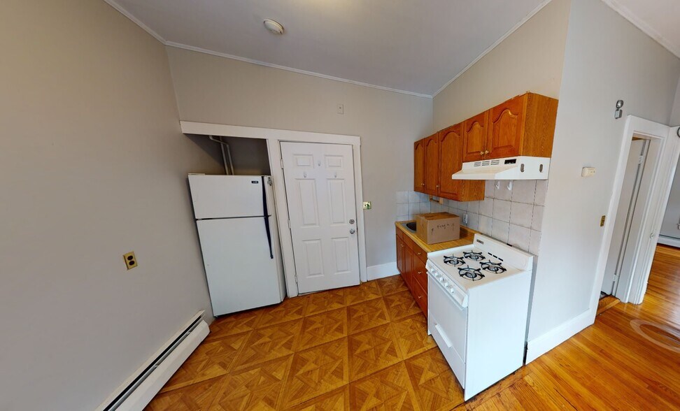 Primary Photo - 224 Banks St