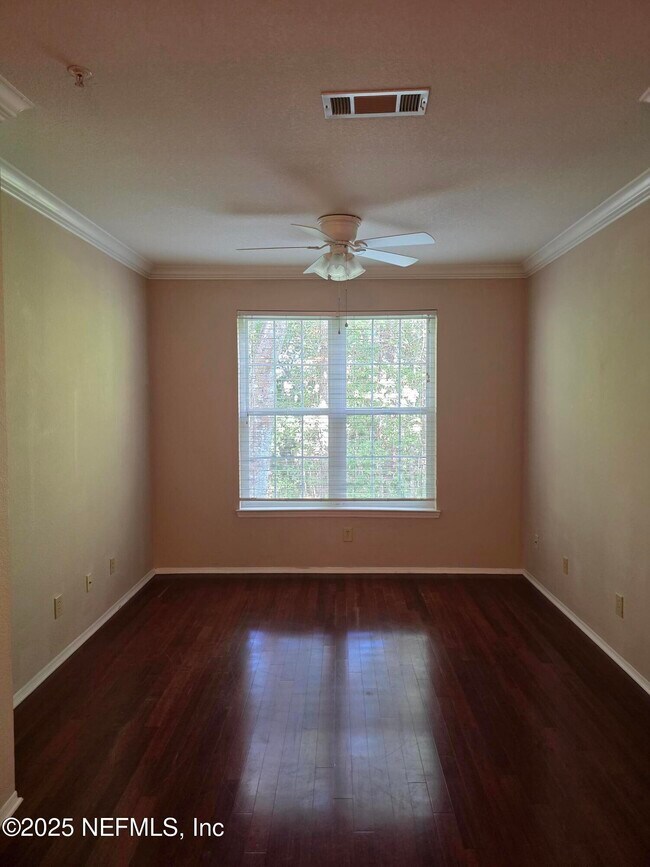 Building Photo - 13810 Sutton Park Dr N