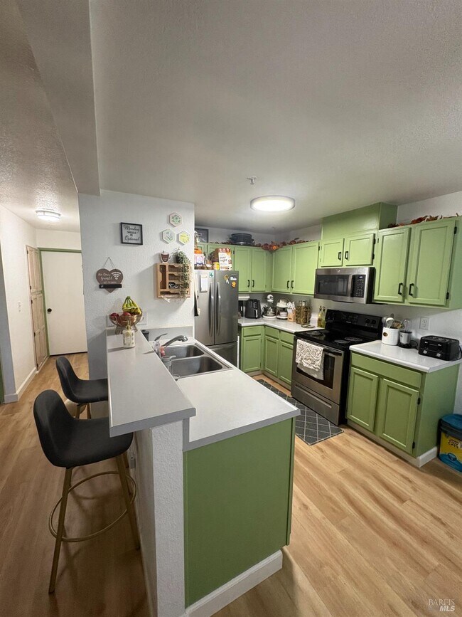 Building Photo - 136 Sea Crest Cir