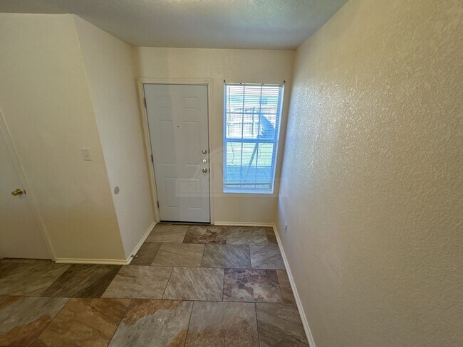 Building Photo - 4410 Jeff Scott Dr