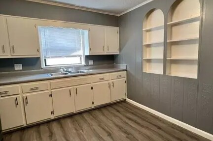 Building Photo - Oak Tree Apartments