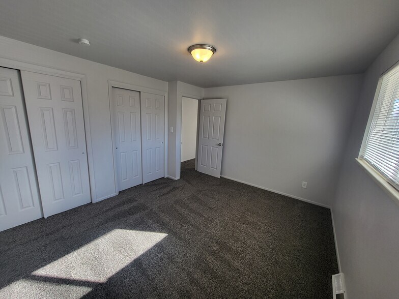 Bedroom 1 - 1405 Tappan Cir