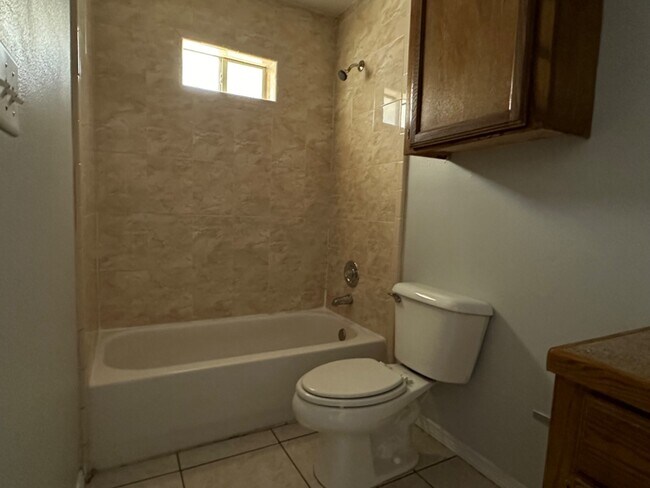 Building Photo - 2300 N Erica St