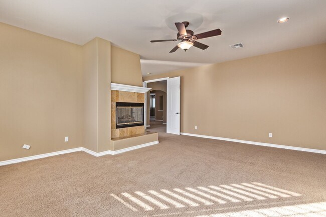 Building Photo - BEAUTIFUL QUEENSRIDGE HIGHLY UPGRADED HOME BY CHRISTOPHER HOMES