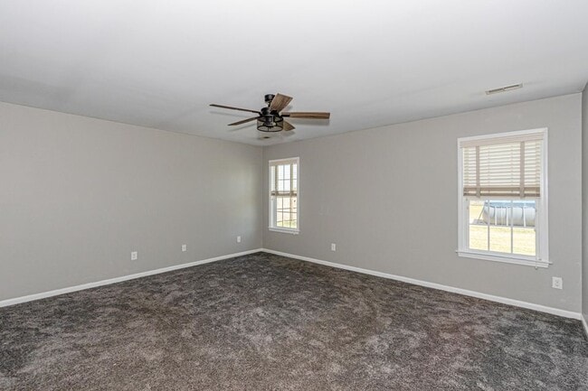 Building Photo - 223 Cherry Blossom Dr