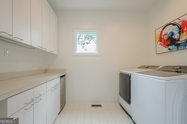 Building Photo - 2269 Briarwood Hills Dr NE