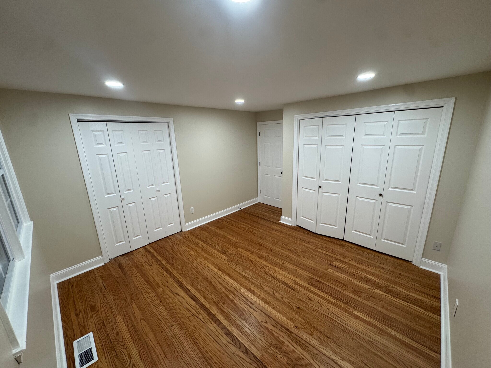 Master Bedroom (upstairs) - 333 Mary St