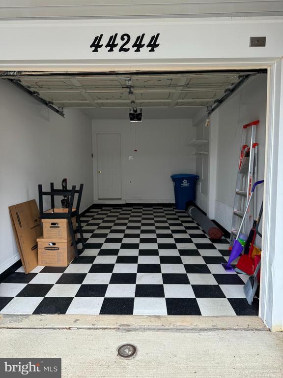 Building Photo - 44244 Mossy Brook Square