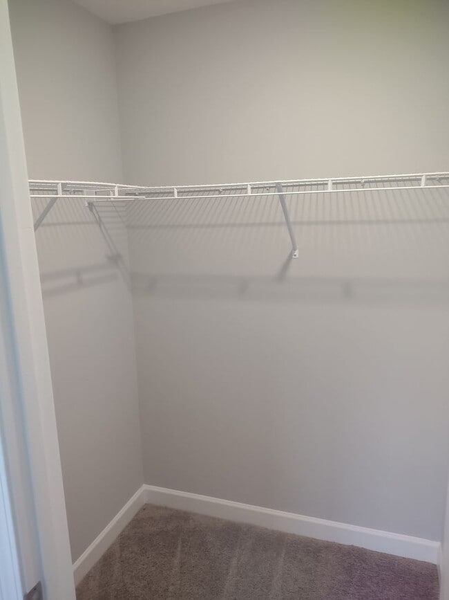 Building Photo - **$800.00 OFF THE FIRST FULL MONTHS RENT W...