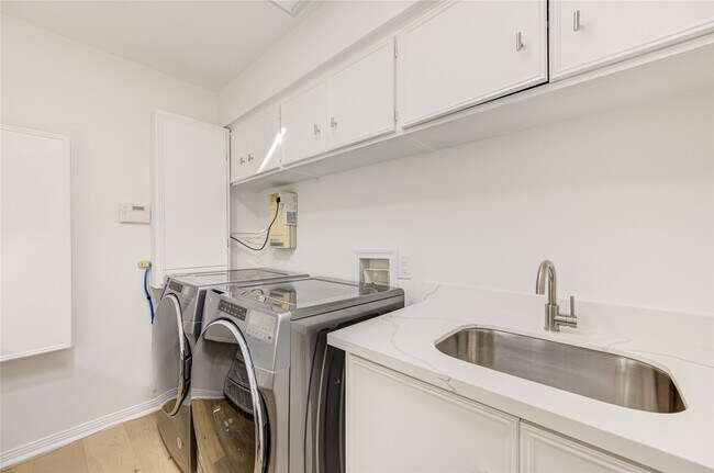 Building Photo - 50 Saddlebrook Ln