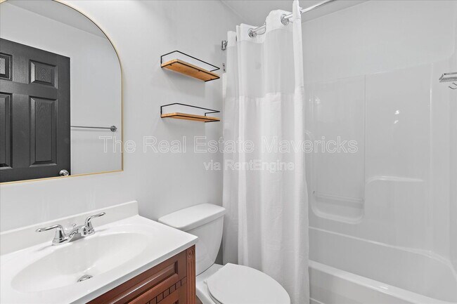 Building Photo - 1147 Coker Cir