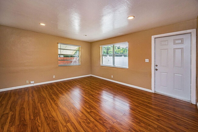 Building Photo - 260 NE 13th St