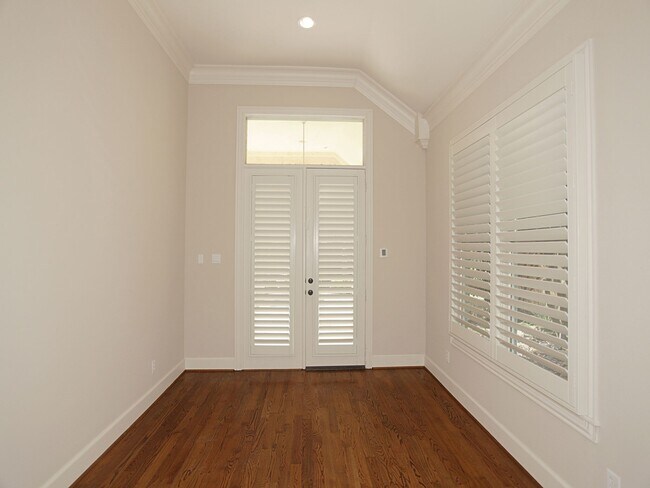 Building Photo - 15 Serenade Pines Pl