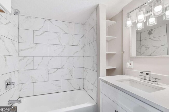 Building Photo - 1447 Southland Vista Ct NE