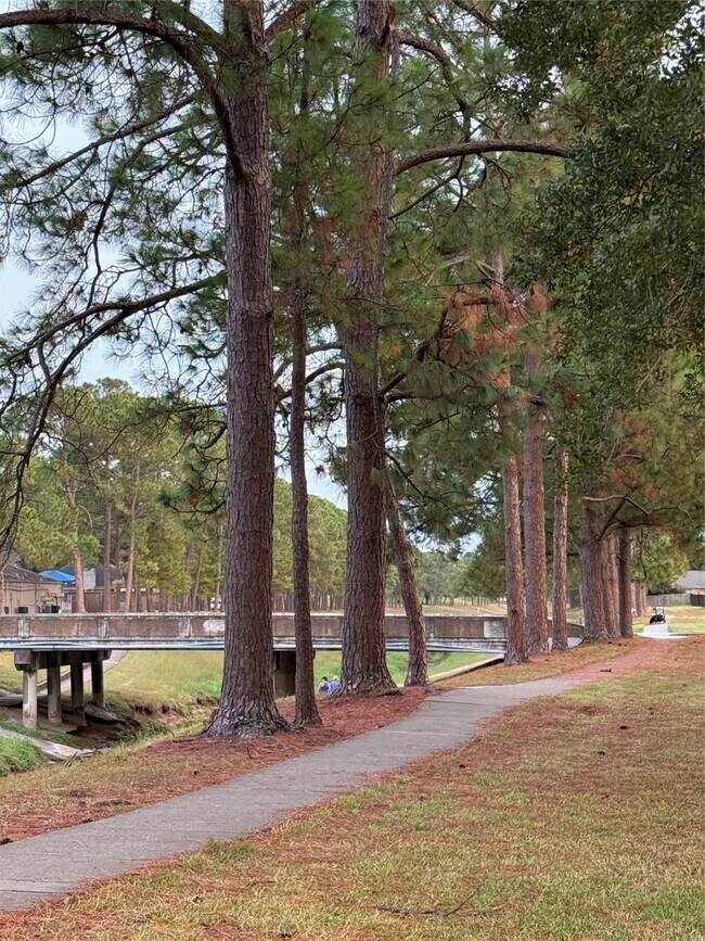 Building Photo - 16002 Havenhurst Dr