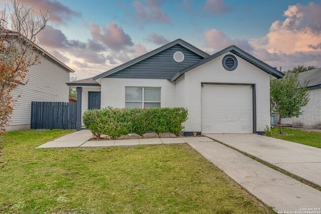 Building Photo - 9958 Panther Bay