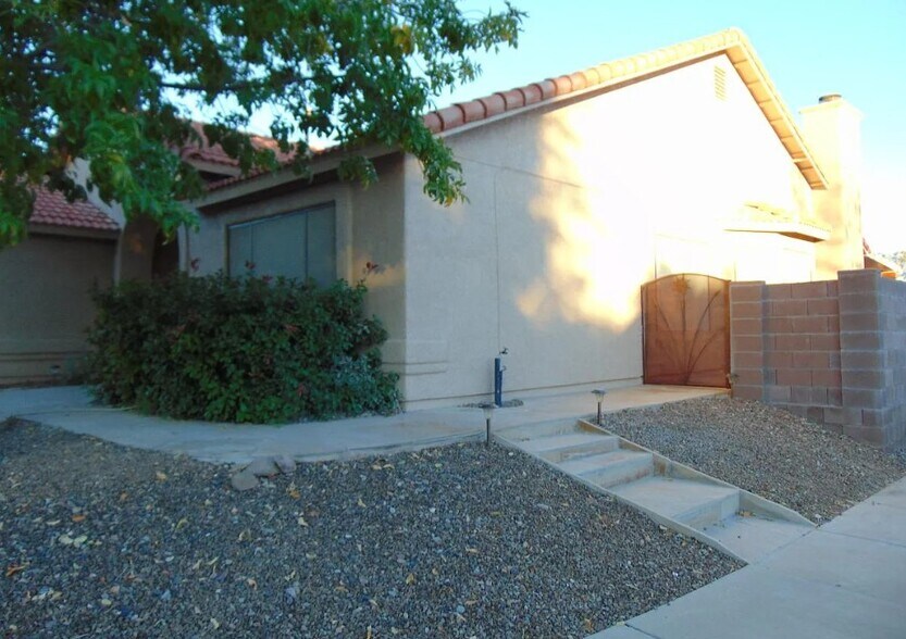 Building Photo - 8431 E Heath Ct