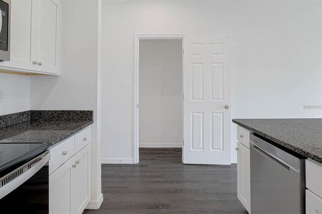 Building Photo - 442 Tobias St