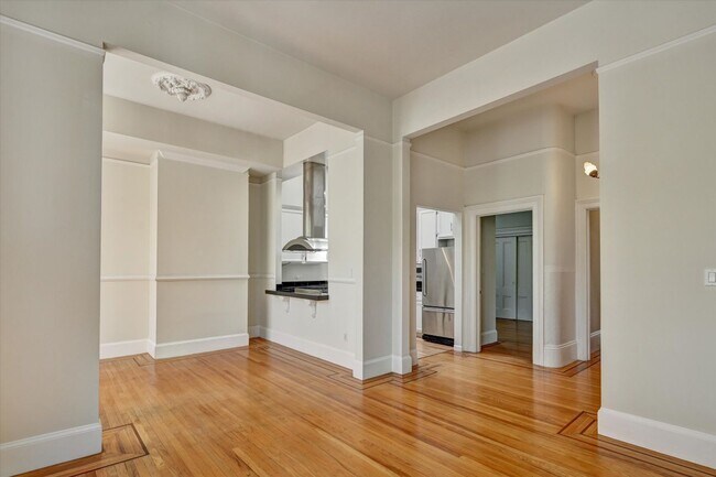 Building Photo - 656 Hayes St