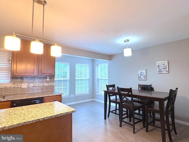 Building Photo - 354 N Barrington Ct
