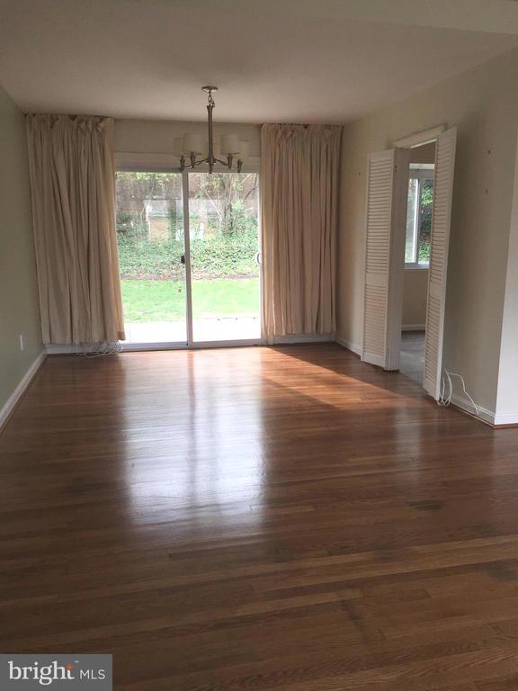 Building Photo - 9204 Bardon Rd