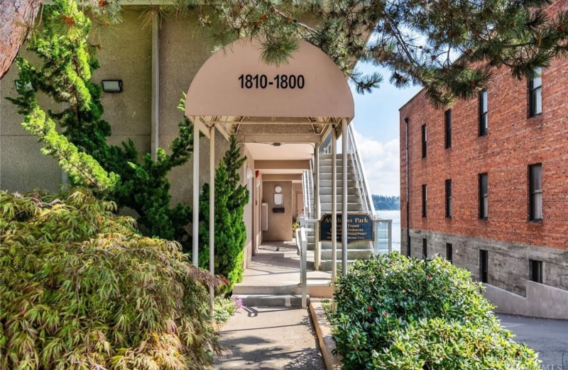 Building Photo - 1810 43rd Ave E