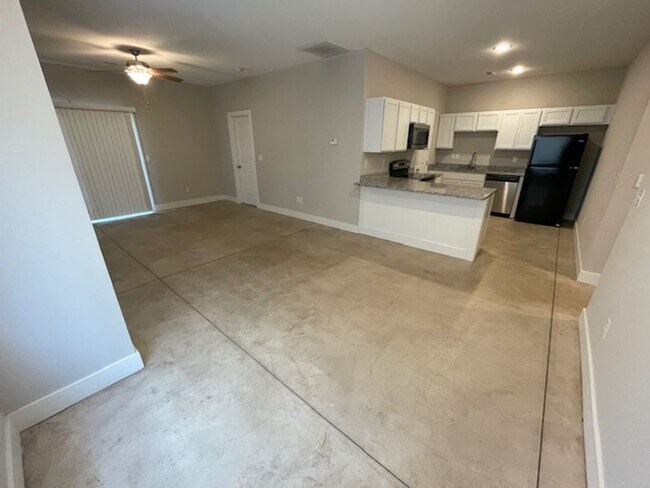 Building Photo - 2906/08 W 55th