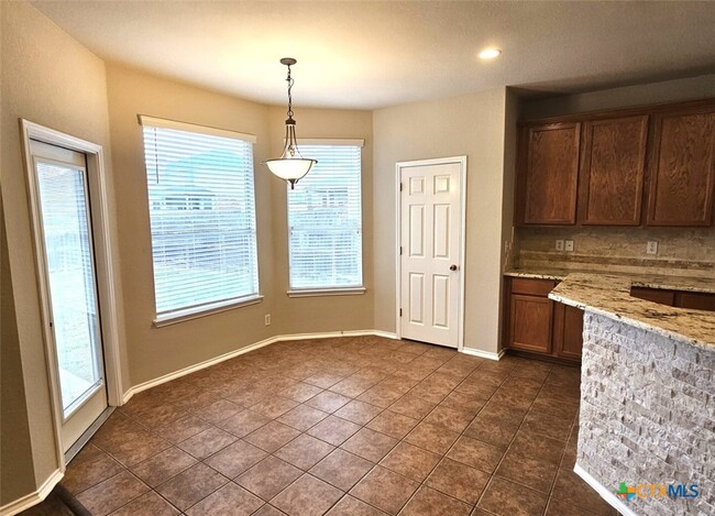 Building Photo - 400 Apache Ledge