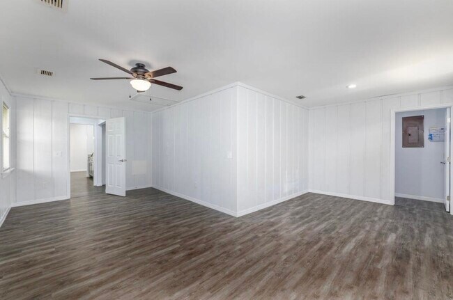 Building Photo - 2714 Rhode Island Ave