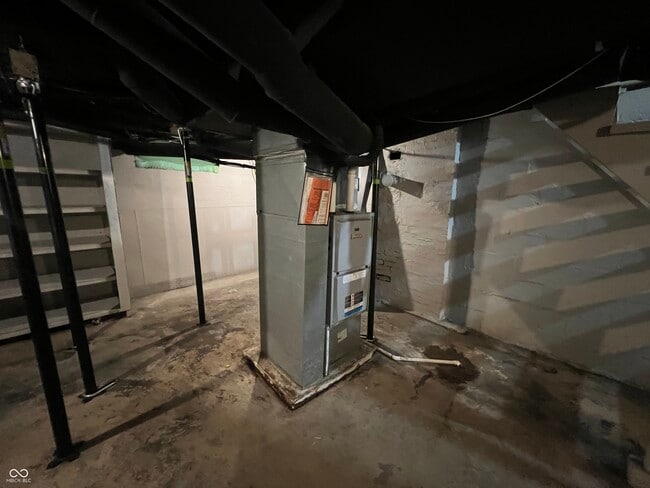 Building Photo - 154 S 9th Ave