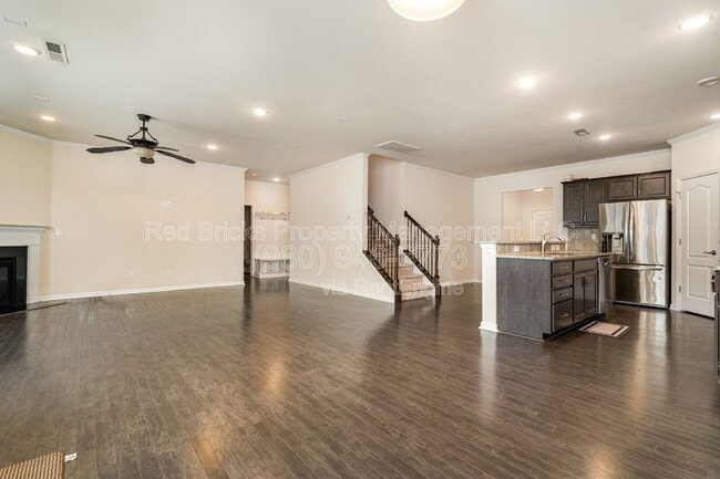 Building Photo - 532 Oak Forest Ln