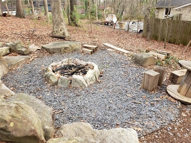 Building Photo - 3740 Clubland Dr