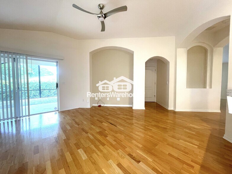 Building Photo - 14950 Hidden Oaks Cir