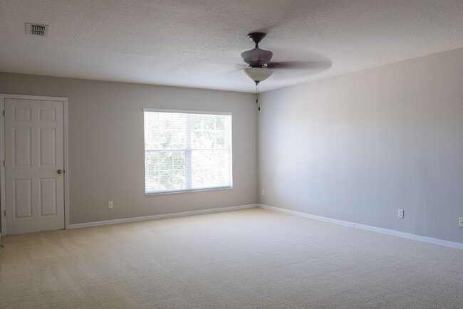 Building Photo - Four Bedroom Home at Waterford Trails in O...