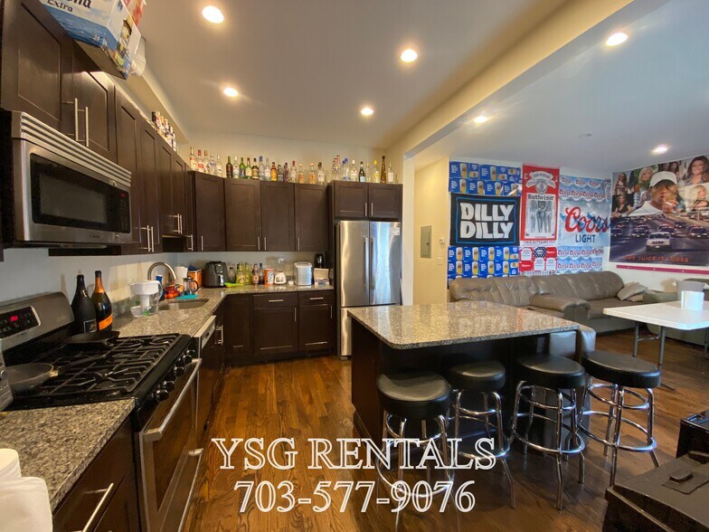 Building Photo - 19 Lambert Ave